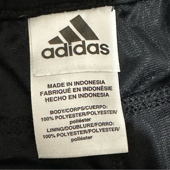 Adidas girls shorts classic New Large - Picture 3 of 5